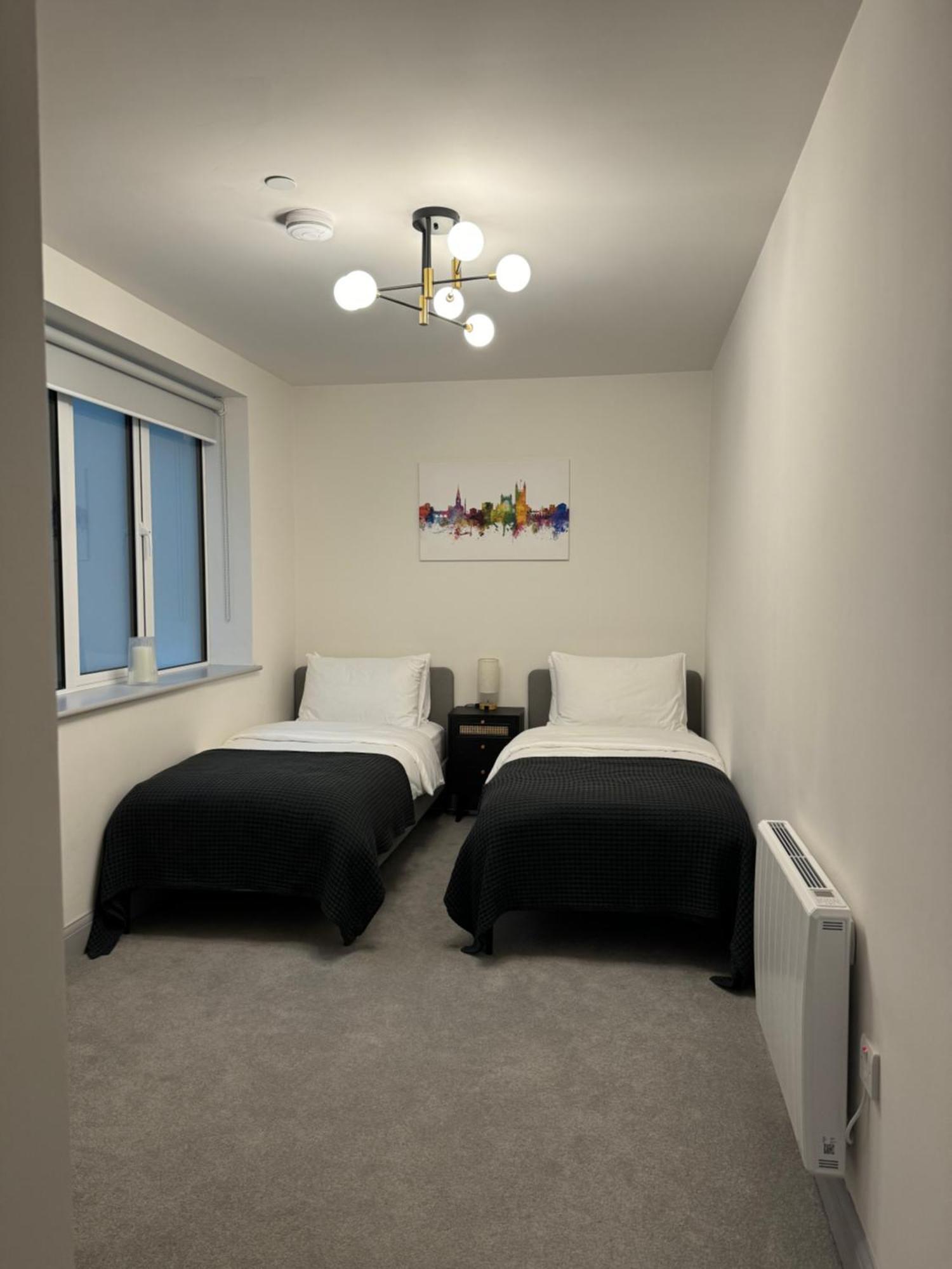 Haus Of Sulis, City Centre Apartment With Lift Access Bath Eksteriør bilde