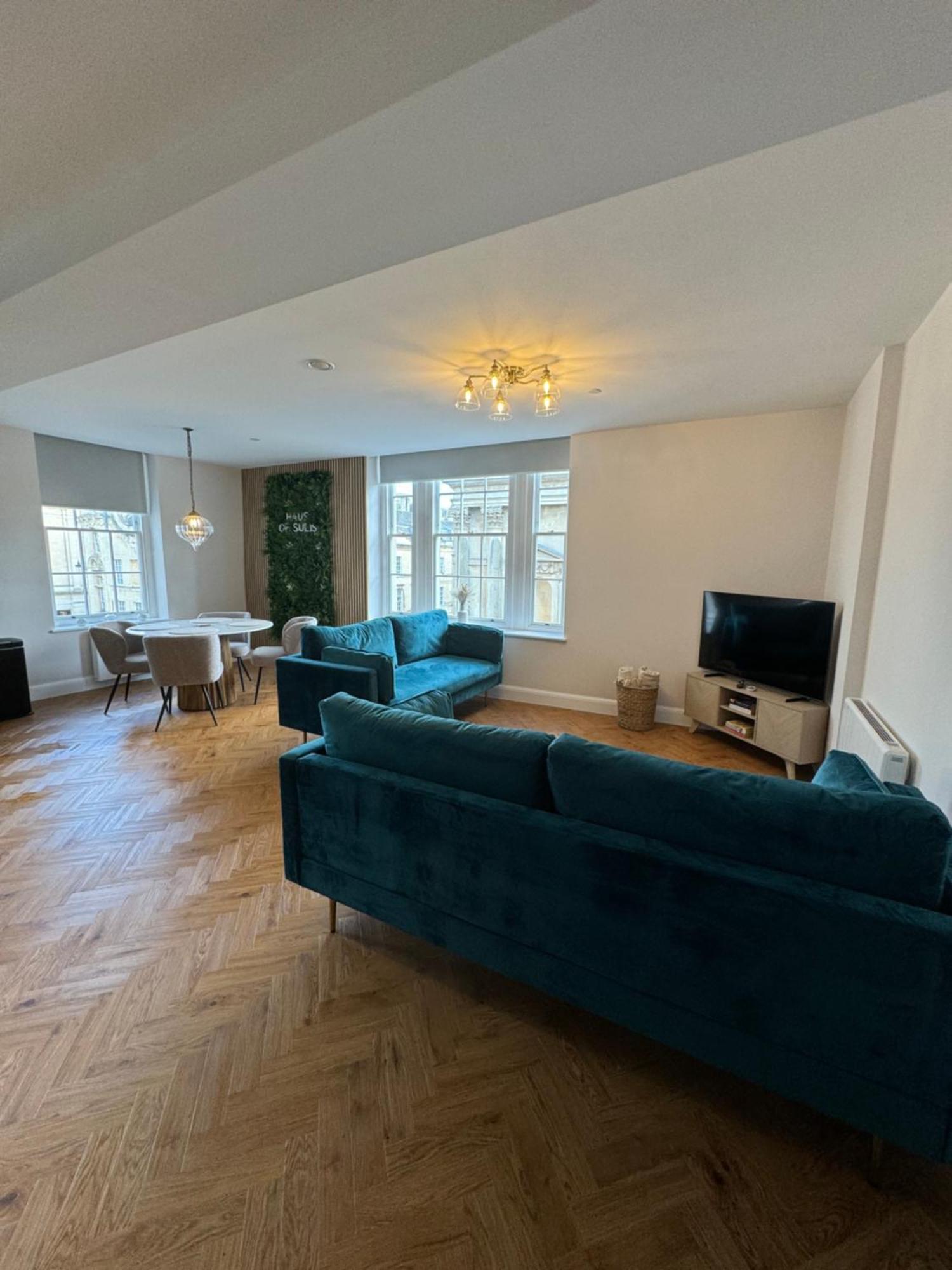Haus Of Sulis, City Centre Apartment With Lift Access Bath Eksteriør bilde