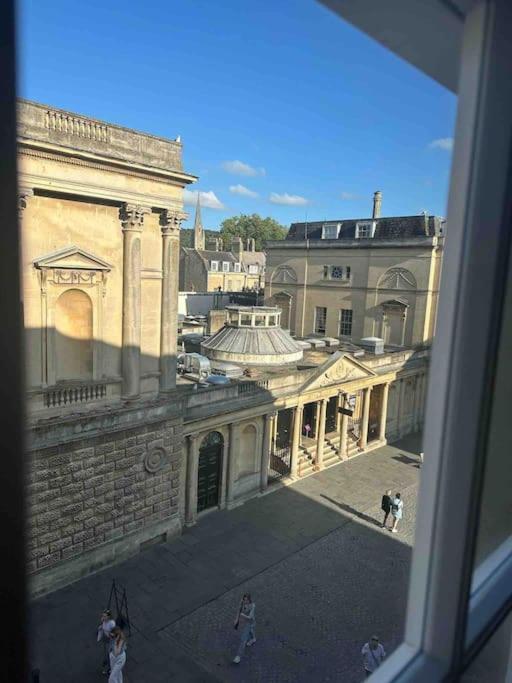 Haus Of Sulis, City Centre Apartment With Lift Access Bath Eksteriør bilde