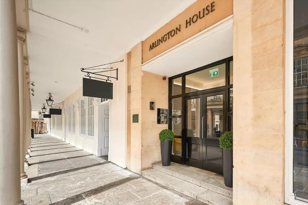 Haus Of Sulis, City Centre Apartment With Lift Access Bath Eksteriør bilde